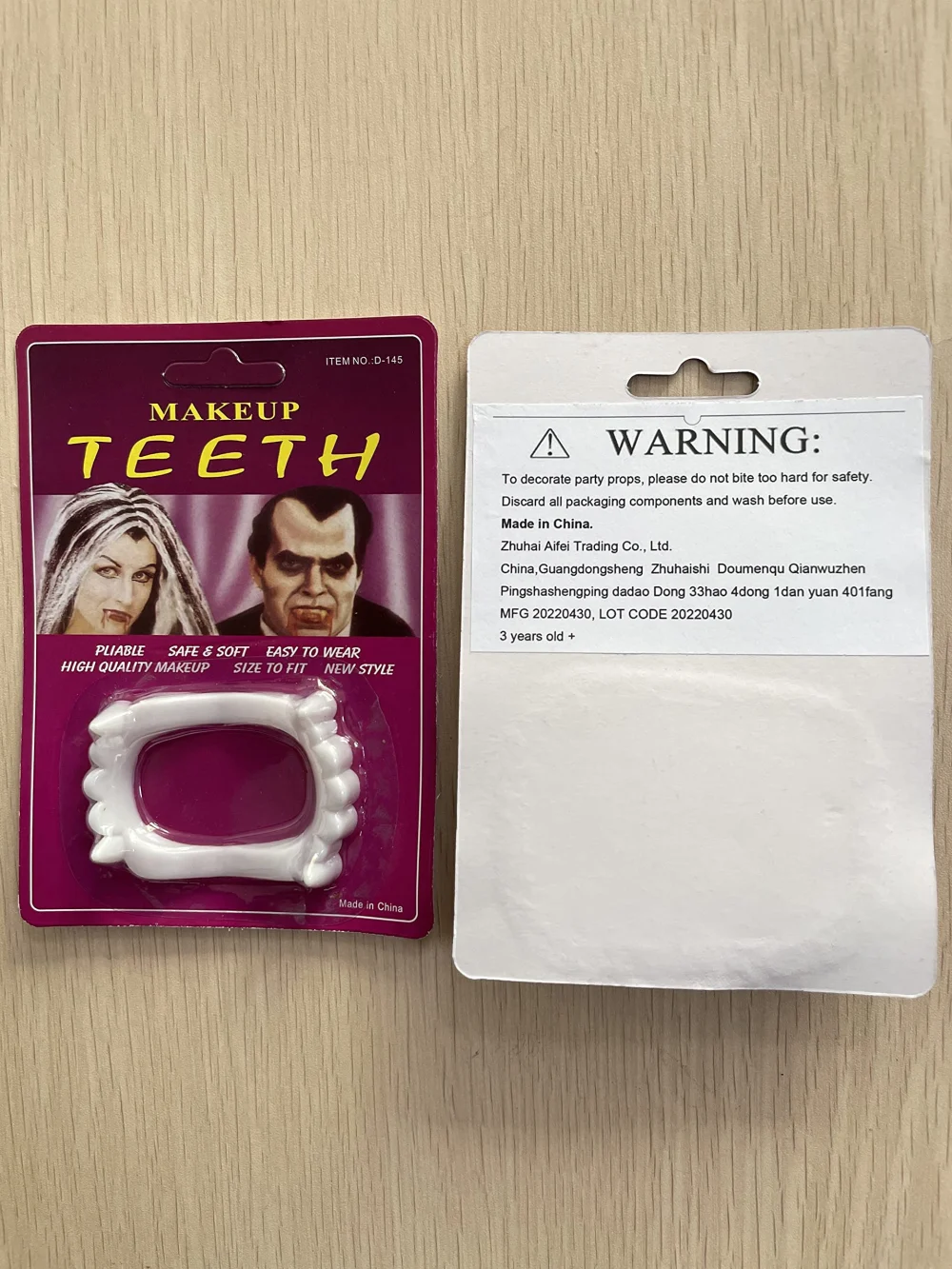Boieo White Vampire Fangs Halloween Costumes Props for kids — view 3